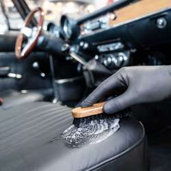 COLOURLOCK Classic Car Leather Care Set – sada na starostlivosť o opotrebovanú kožu veteránov