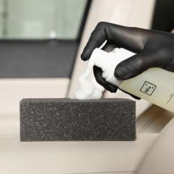 COLOURLOCK Leather Cleaner strong - Silný čistič kože 1L