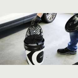 Koch Chemie Detailing Bucket Set - Detailingové vedro s ochrannou vložkou a vekom