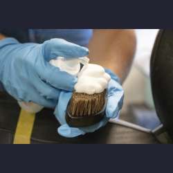 Koch Chemie Leather Brush - Kefa na kožu