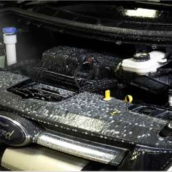 Koch Chemie sada na čistenie a ošetrenie motora