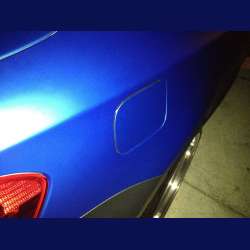 Modrá perleťová fólia na aute