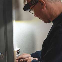 Scangrip I-VIEW - Nastaviteľná čelovka s vysokým výkonom