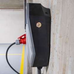 Trojfázová nástenná nabíjačka pre elektrické vozidlá 11kW 16A 400V AMiO-04842
